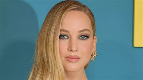 jennifer lawrence’s full-frontal nude scene|Jennifer Lawrence shocks fans in explicit nudity scene in No Hard ...